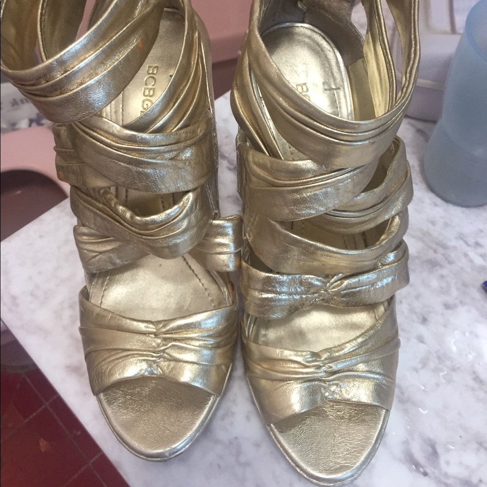 Absolutely Magnificent looking  Golden Heels -!!🌹 - Picture 2 of 7
